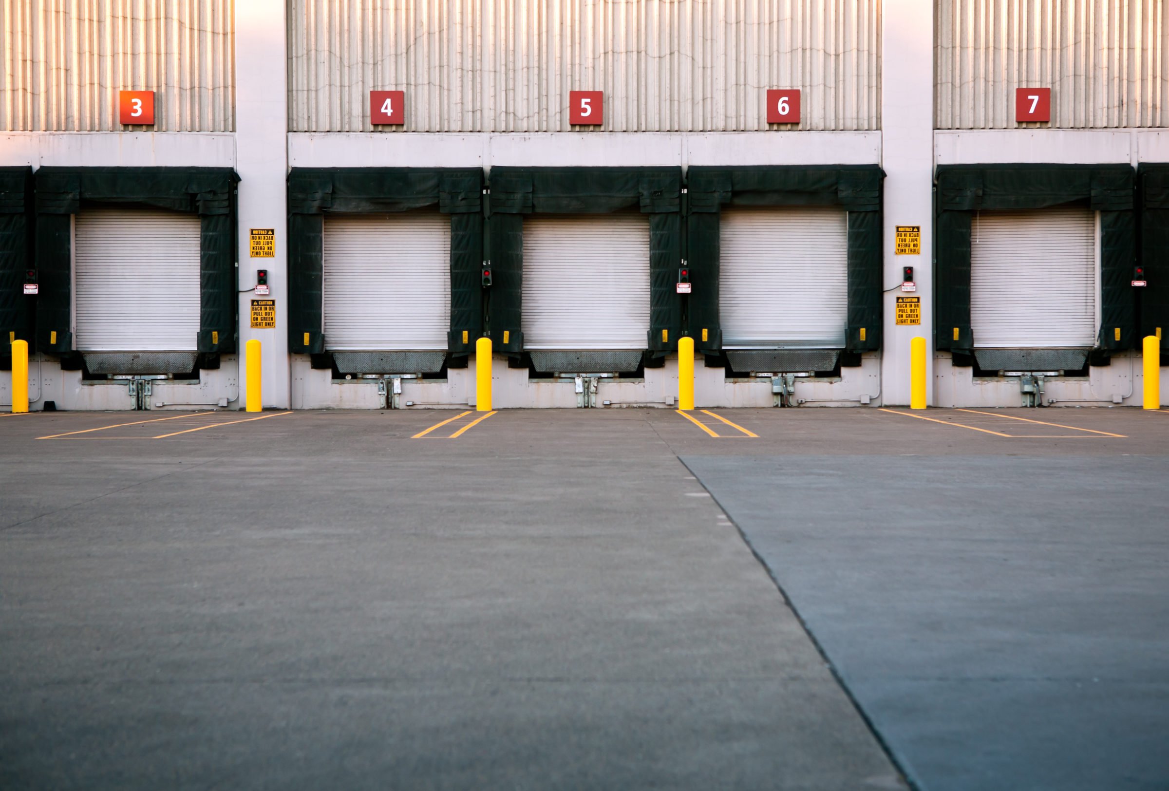 five professional freight bays with industrial door systems for maximum operational efficiency